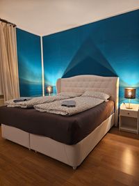 Das Blaue Zimmer mit gro&szlig;em Doppelbett